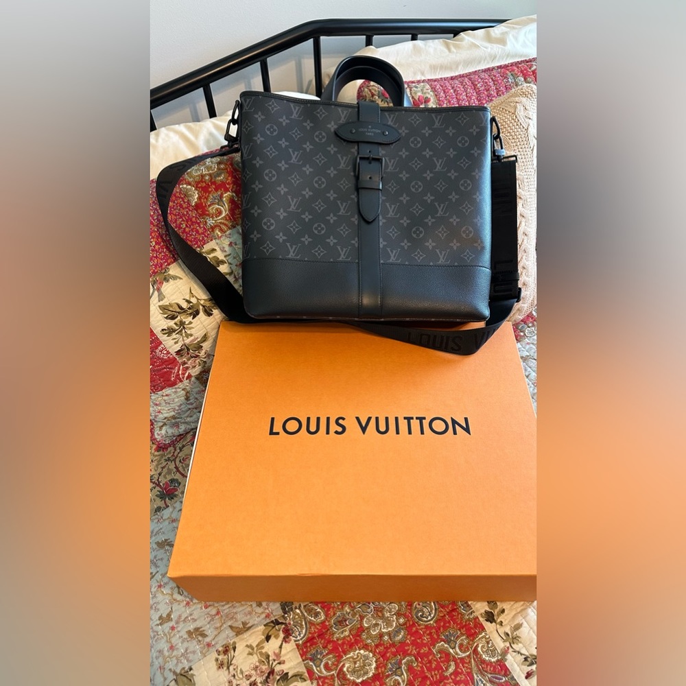 LOUIS VUITTON Saumur Tote Large Tote Shoulder Bag. 💯% Authentic.
